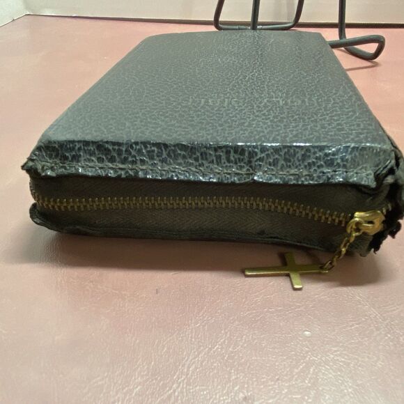 Holy Bible Illustrated King James Version World Publishing w/ Zipper Cross READ - Picture 7 of 16